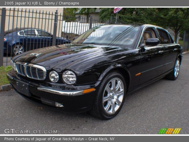 2005 Jaguar XJ XJ8 L in Ebony