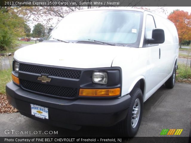 2013 Chevrolet Express 3500 Cargo Van in Summit White