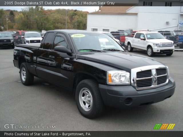 2005 Dodge Dakota ST Club Cab 4x4 in Black