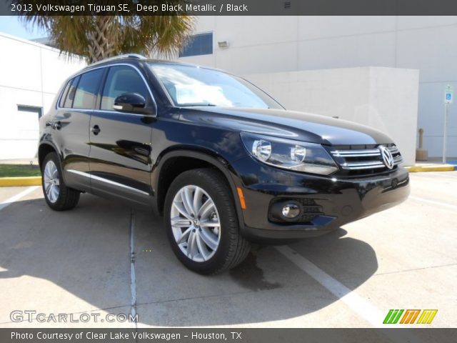 2013 Volkswagen Tiguan SE in Deep Black Metallic