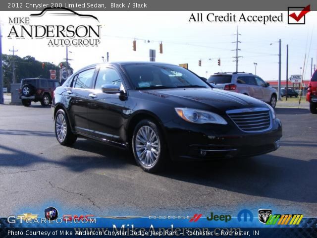 2012 Chrysler 200 Limited Sedan in Black