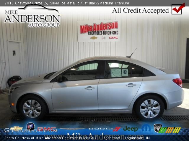 2013 Chevrolet Cruze LS in Silver Ice Metallic