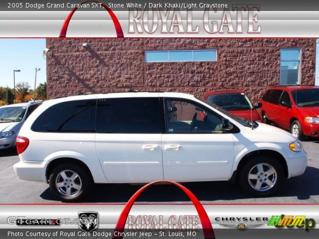 2005 Dodge Grand Caravan SXT in Stone White