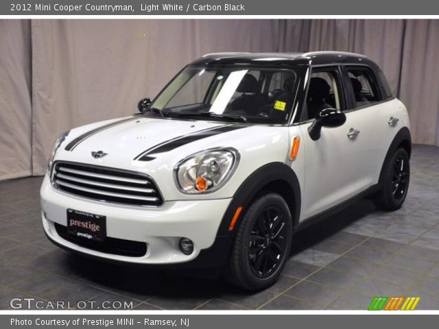 2012 Mini Cooper Countryman in Light White