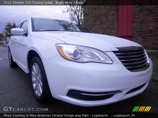 2013 Chrysler 200 Touring Sedan in Bright White