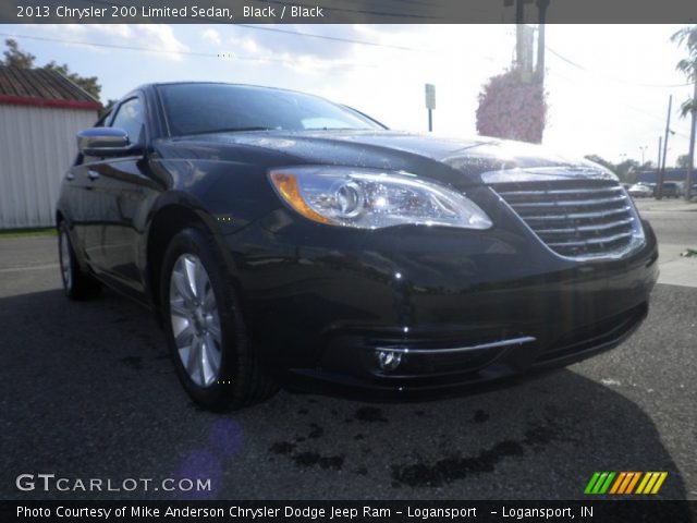 2013 Chrysler 200 Limited Sedan in Black