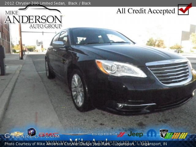 2012 Chrysler 200 Limited Sedan in Black