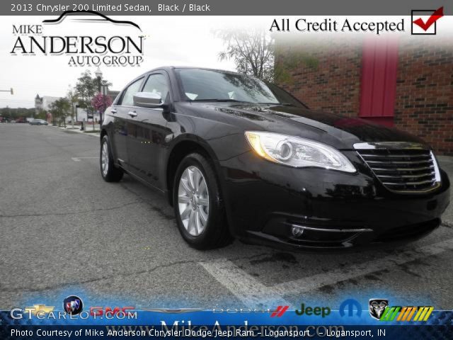 2013 Chrysler 200 Limited Sedan in Black