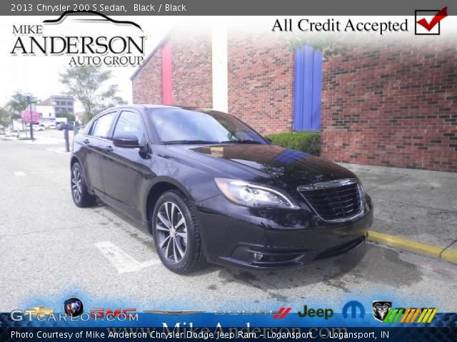 2013 Chrysler 200 S Sedan in Black