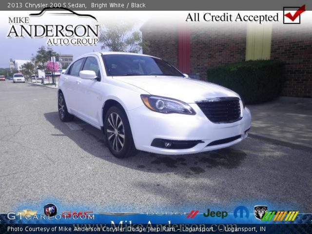 2013 Chrysler 200 S Sedan in Bright White