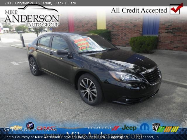 2013 Chrysler 200 S Sedan in Black