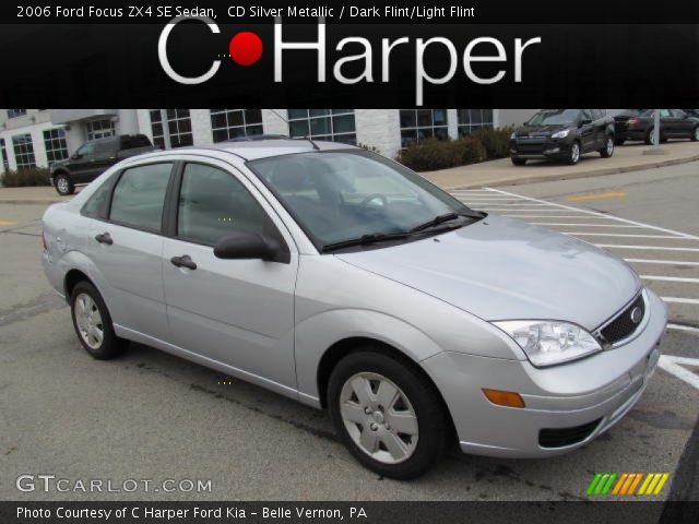 2006 Ford Focus ZX4 SE Sedan in CD Silver Metallic