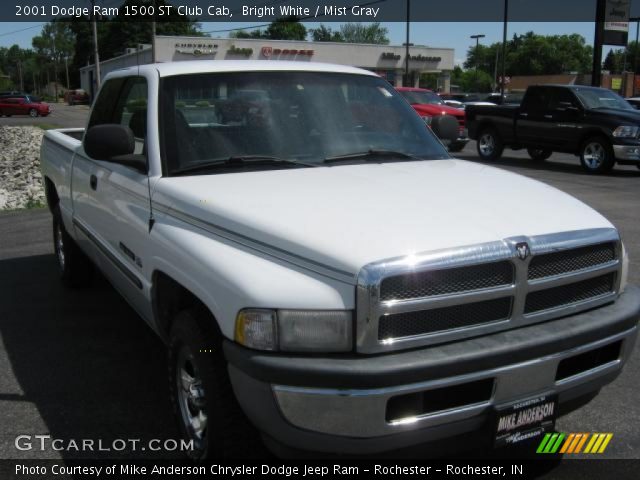 2001 Dodge Ram 1500 ST Club Cab in Bright White