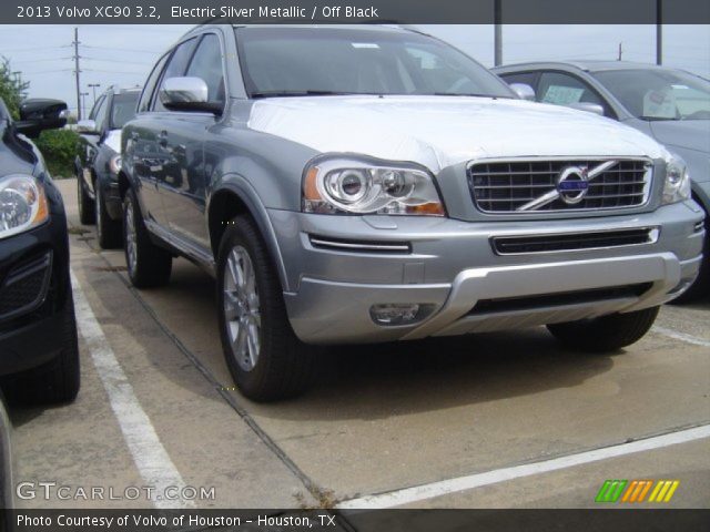 2013 Volvo XC90 3.2 in Electric Silver Metallic