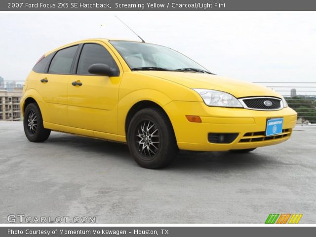2007 Ford Focus ZX5 SE Hatchback in Screaming Yellow