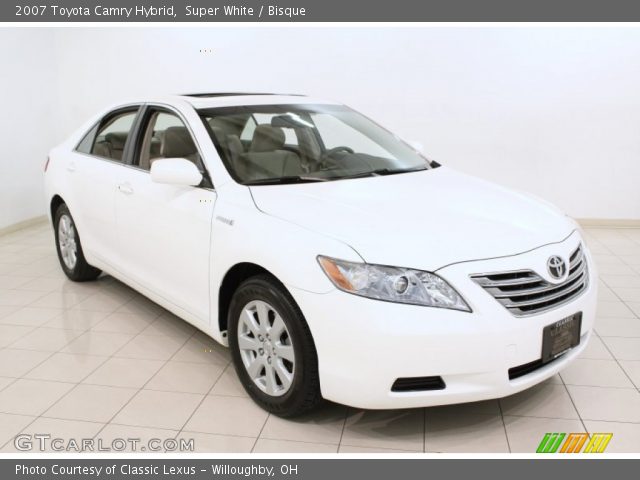 2007 Toyota Camry Hybrid in Super White