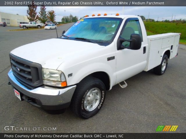 2002 Ford F350 Super Duty XL Regular Cab Chassis Utility in Oxford White