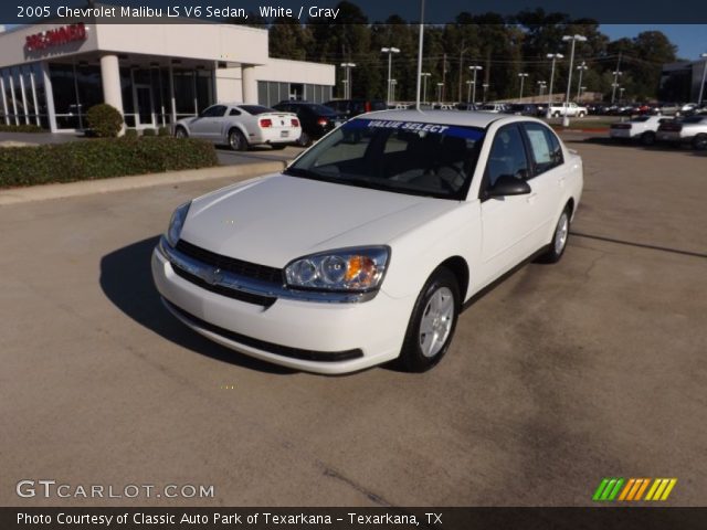 2005 Chevrolet Malibu LS V6 Sedan in White