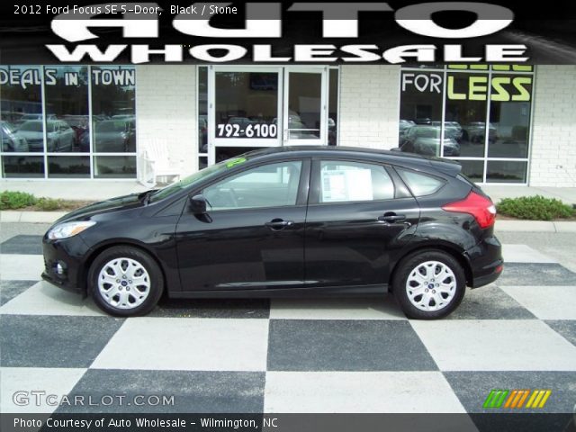 2012 Ford Focus SE 5-Door in Black