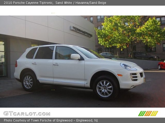 2010 Porsche Cayenne Tiptronic in Sand White