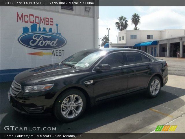 2013 Ford Taurus SEL in Tuxedo Black Metallic