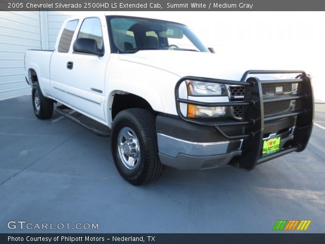 2005 Chevrolet Silverado 2500HD LS Extended Cab in Summit White