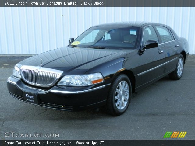 2011 Lincoln Town Car Signature Limited in Black