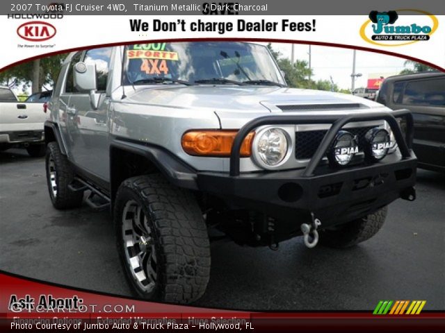 2007 Toyota FJ Cruiser 4WD in Titanium Metallic