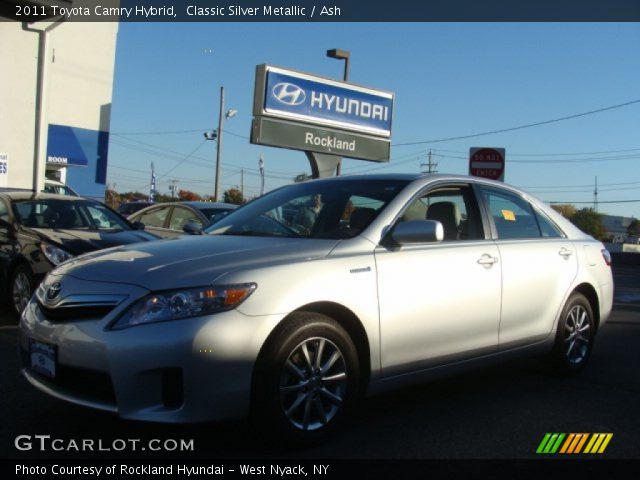 2011 Toyota Camry Hybrid in Classic Silver Metallic