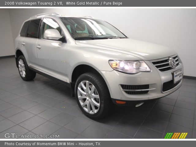 2008 Volkswagen Touareg 2 V8 in White Gold Metallic