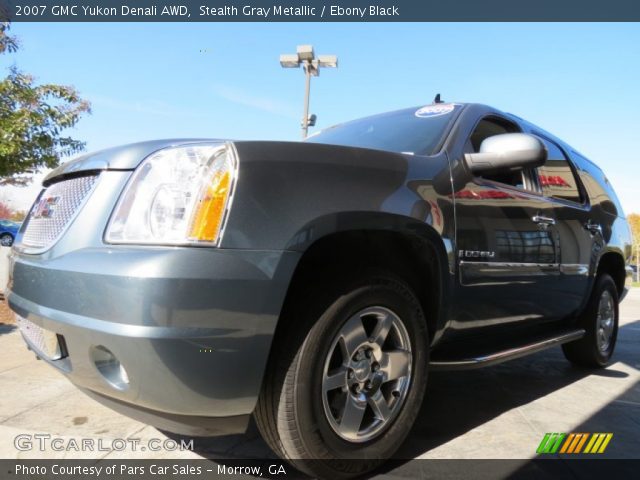 2007 GMC Yukon Denali AWD in Stealth Gray Metallic