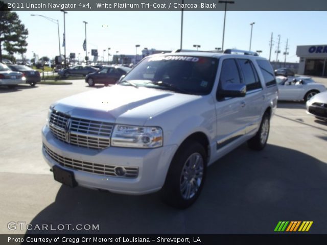 2011 Lincoln Navigator 4x4 in White Platinum Tri-Coat