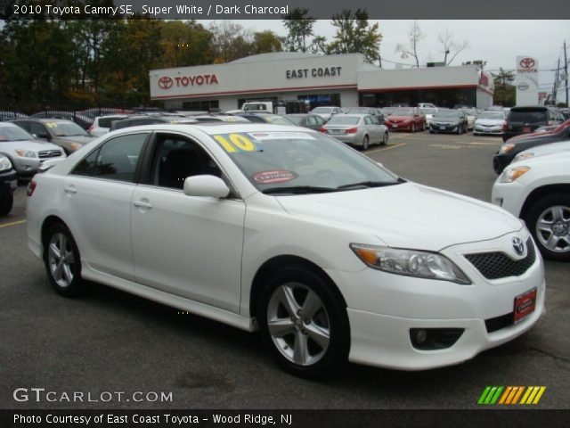2010 Toyota Camry SE in Super White
