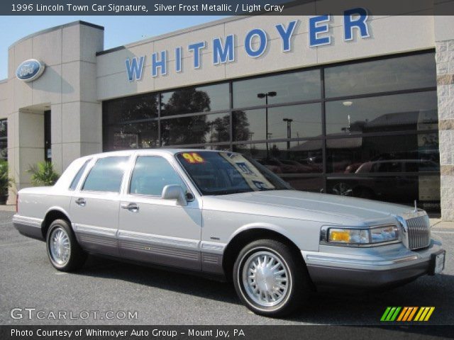 1996 Lincoln Town Car Signature in Silver Frost Metallic