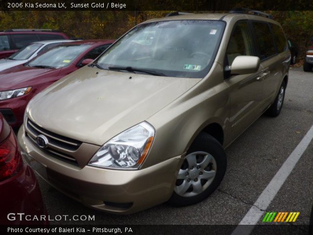 2006 Kia Sedona LX in Sunset Gold