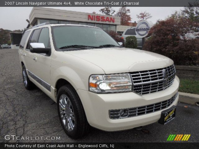 2007 Lincoln Navigator Ultimate 4x4 in White Chocolate Tri-Coat