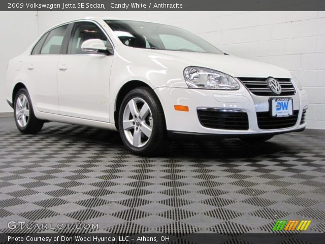 2009 Volkswagen Jetta SE Sedan in Candy White