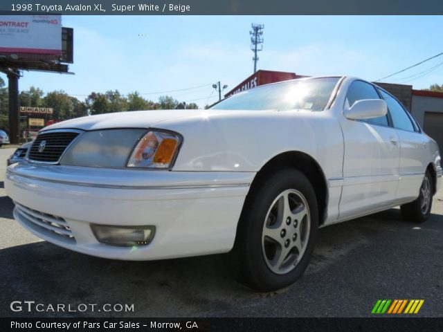 1998 Toyota Avalon XL in Super White