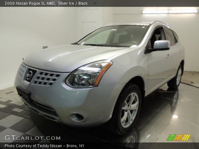 2009 Nissan Rogue SL AWD in Silver Ice