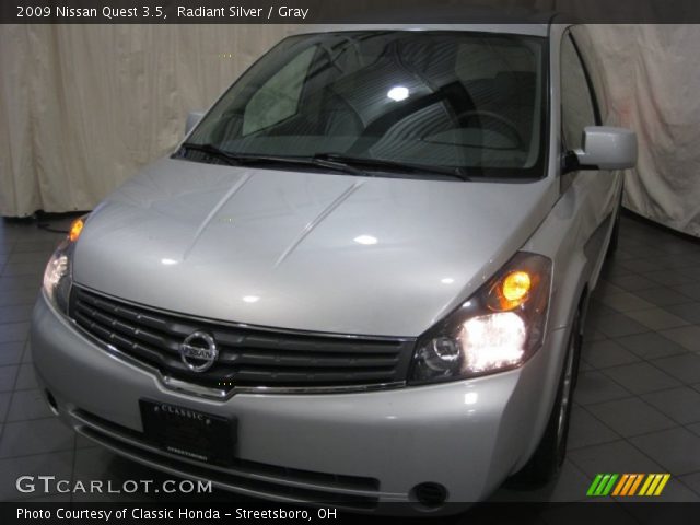 2009 Nissan Quest 3.5 in Radiant Silver