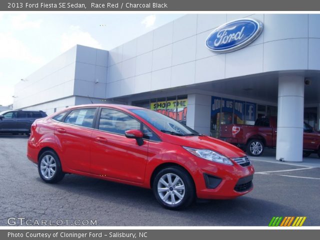 2013 Ford Fiesta SE Sedan in Race Red