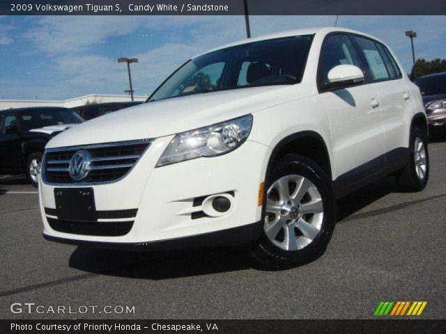2009 Volkswagen Tiguan S in Candy White