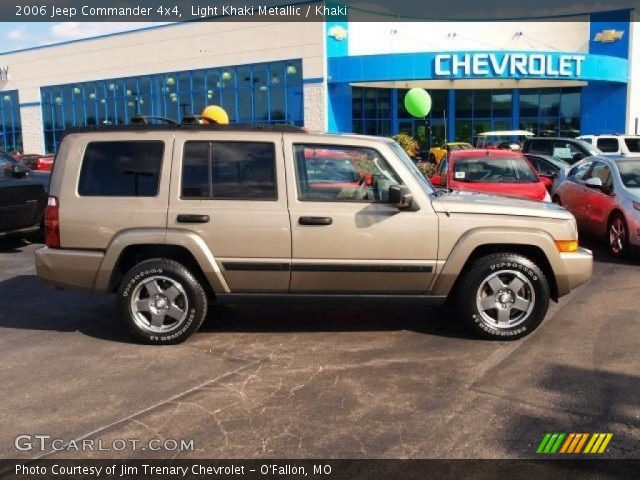 2006 Jeep Commander 4x4 in Light Khaki Metallic