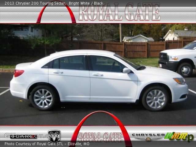 2013 Chrysler 200 Touring Sedan in Bright White