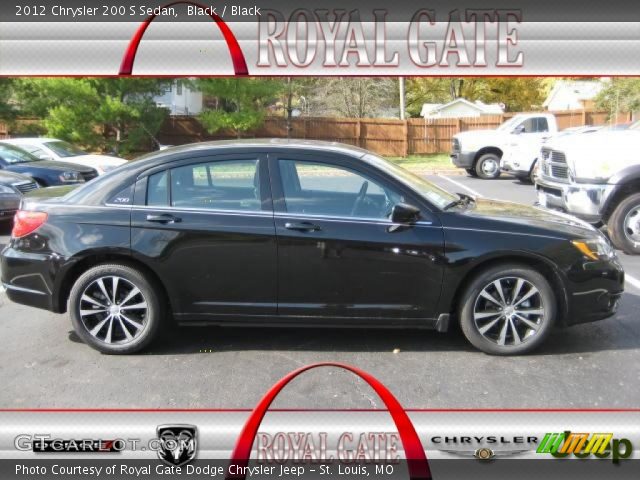 2012 Chrysler 200 S Sedan in Black