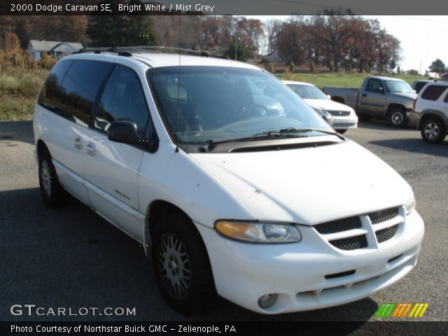 2000 Dodge Caravan SE in Bright White