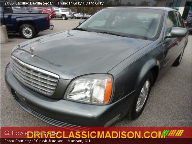 2005 Cadillac DeVille Sedan in Thunder Gray