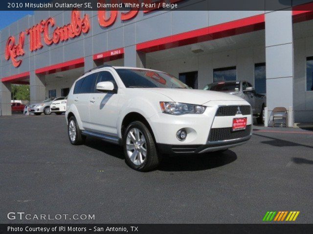 2010 Mitsubishi Outlander SE in Diamond White Pearl