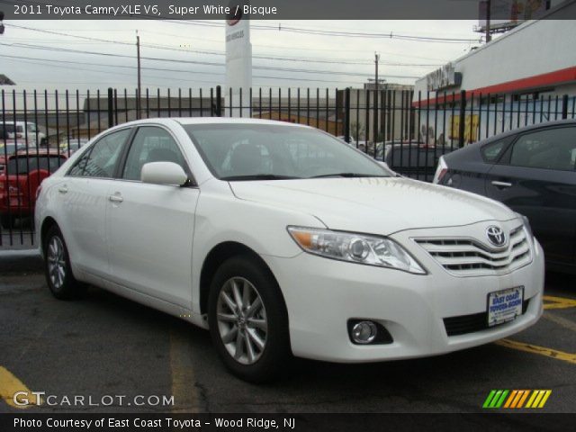 2011 Toyota Camry XLE V6 in Super White