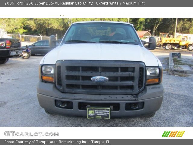2006 Ford F250 Super Duty XL Regular Cab Utility in Oxford White